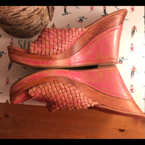 Uptown Weave Sandals - Picture 3 of 8